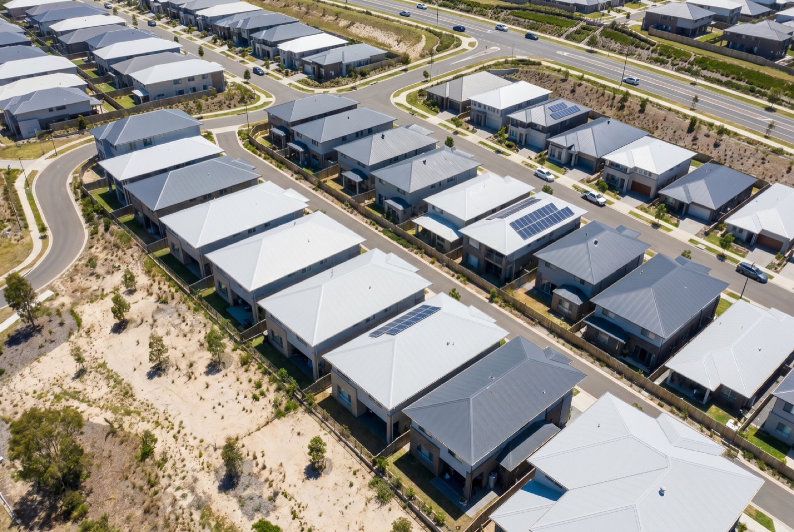 New estate at Fletcher with wide unshaded Colorbond roofs