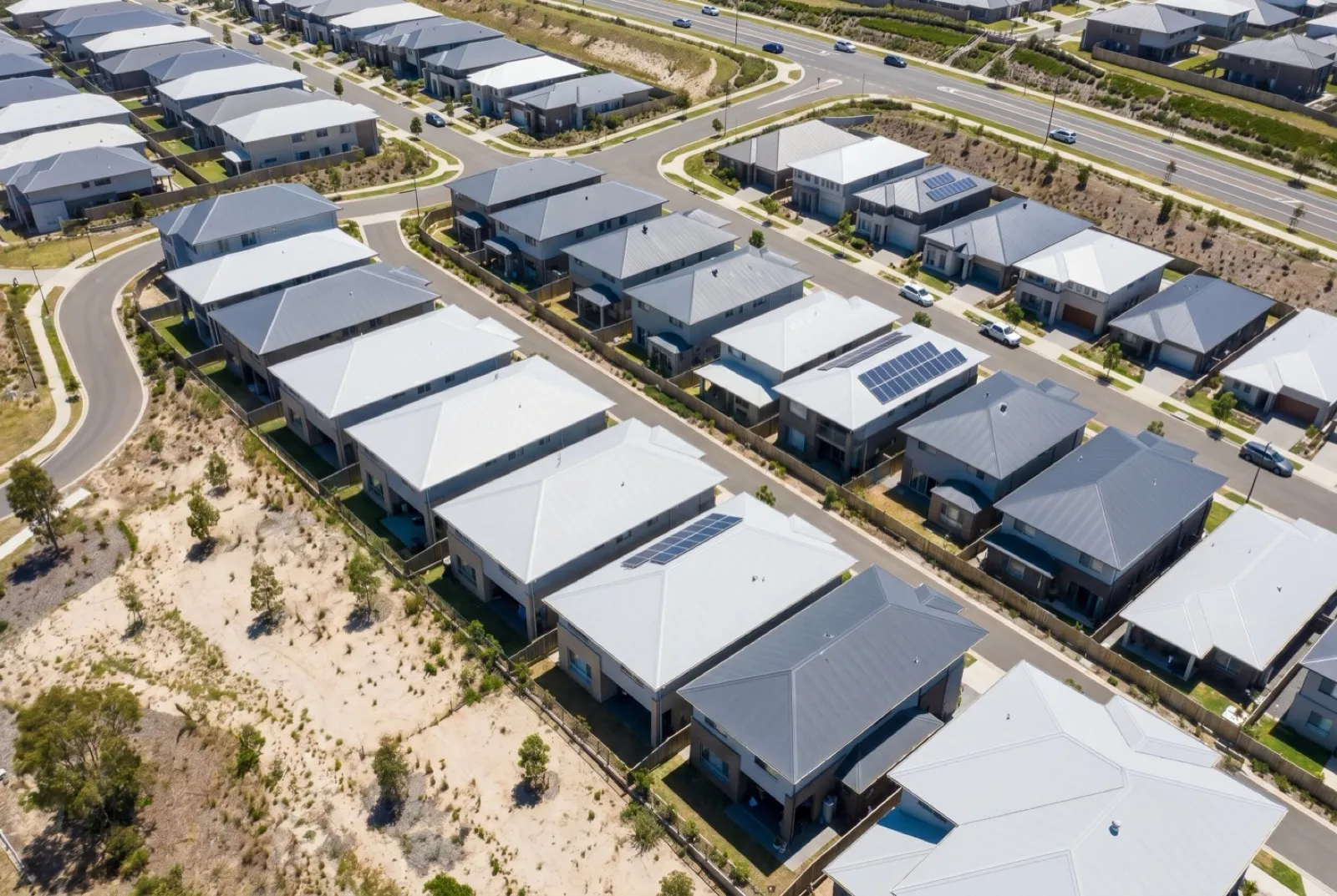 New estate at Fletcher with wide unshaded Colorbond roofs